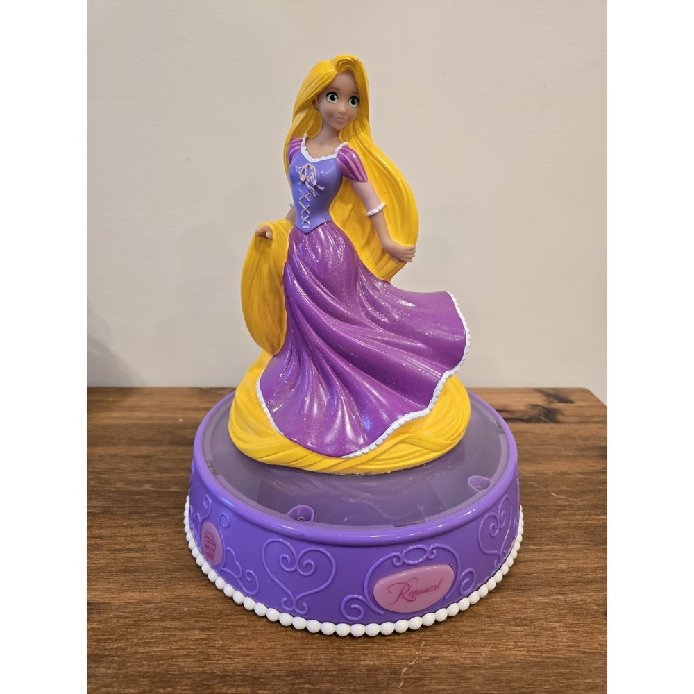 DISNEY PRINCESS RAPUNZEL TANGLED MUSICAL COIN BANK SINGING LIGHTS & SOUNDS 2013